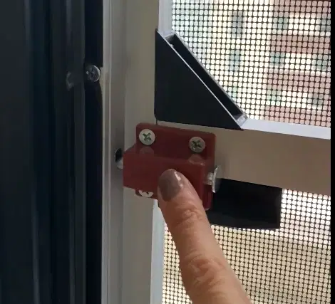 Ankara Kedi Sinekliği Emniyetli Çift Kilit Sistemi